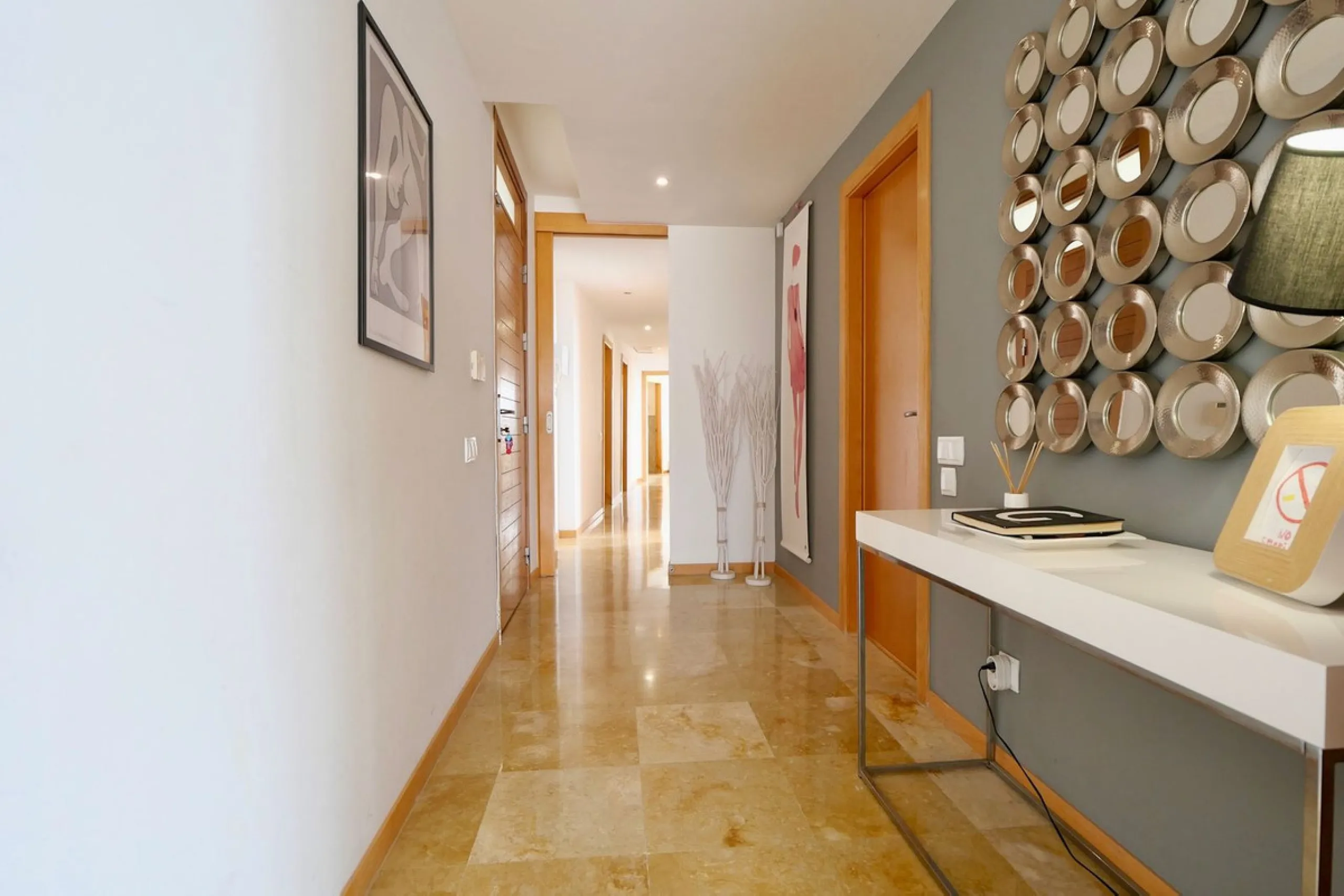 Apartment - Penthouse в продаже в Marbella, Málaga. В доме 3 спален и 3 ванных комнат. Площадь дома 186 м². Площадь участка 43 м²