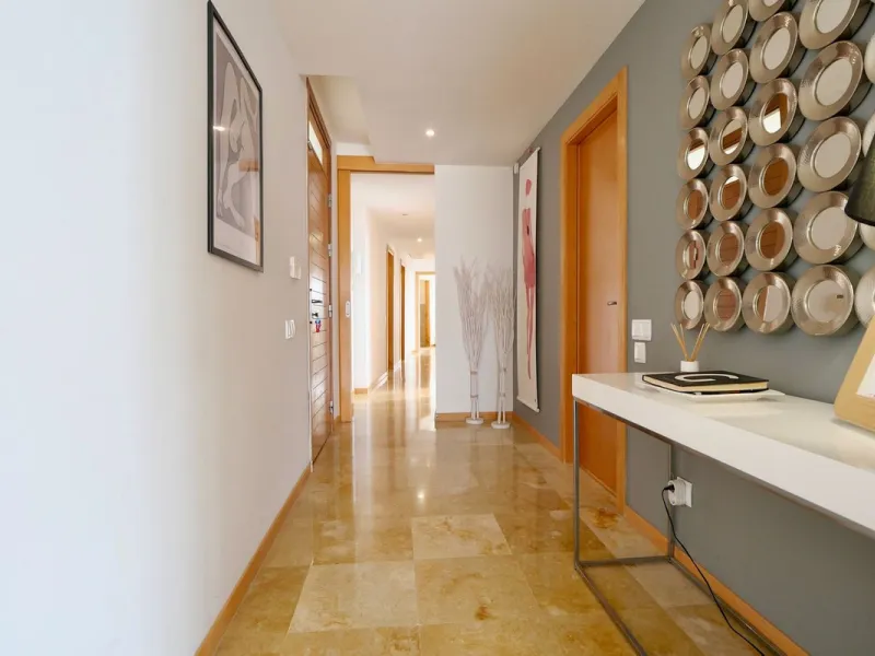 Apartment - Penthouse в продаже в Marbella, Málaga. В доме 3 спален и 3 ванных комнат. Площадь дома 186 м². Площадь участка 43 м²