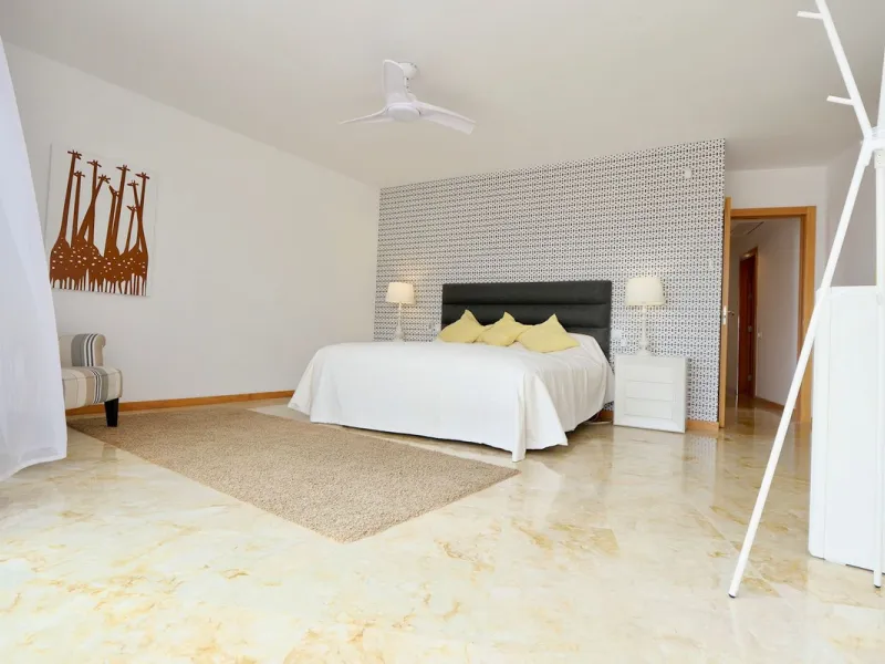 Apartment - Penthouse в продаже в Marbella, Málaga. В доме 3 спален и 3 ванных комнат. Площадь дома 186 м². Площадь участка 43 м²