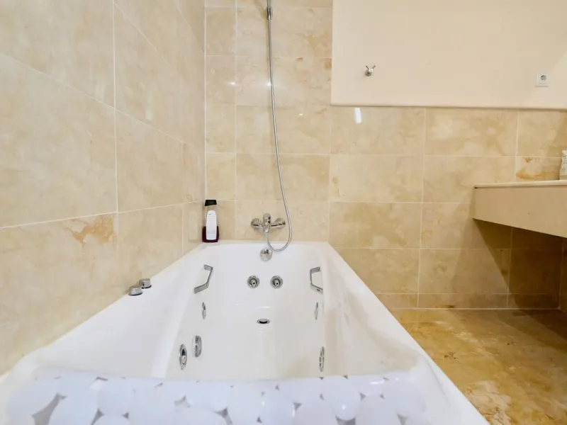 Apartment - Penthouse в продаже в Marbella, Málaga. В доме 3 спален и 3 ванных комнат. Площадь дома 186 м². Площадь участка 43 м²