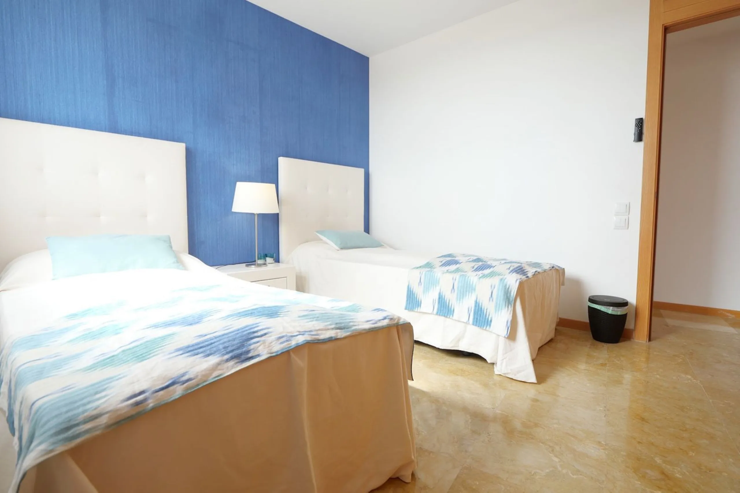 Apartment - Penthouse в продаже в Marbella, Málaga. В доме 3 спален и 3 ванных комнат. Площадь дома 186 м². Площадь участка 43 м²