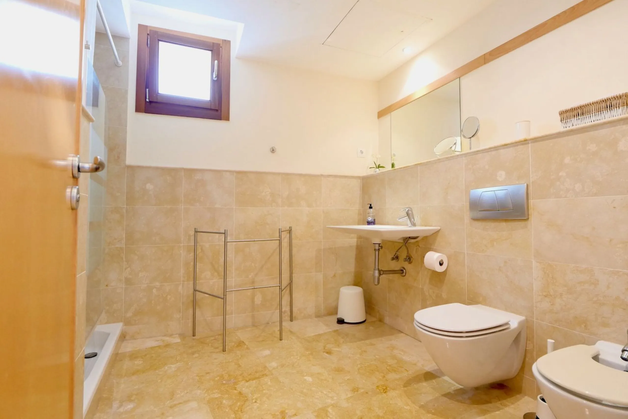 Apartment - Penthouse в продаже в Marbella, Málaga. В доме 3 спален и 3 ванных комнат. Площадь дома 186 м². Площадь участка 43 м²