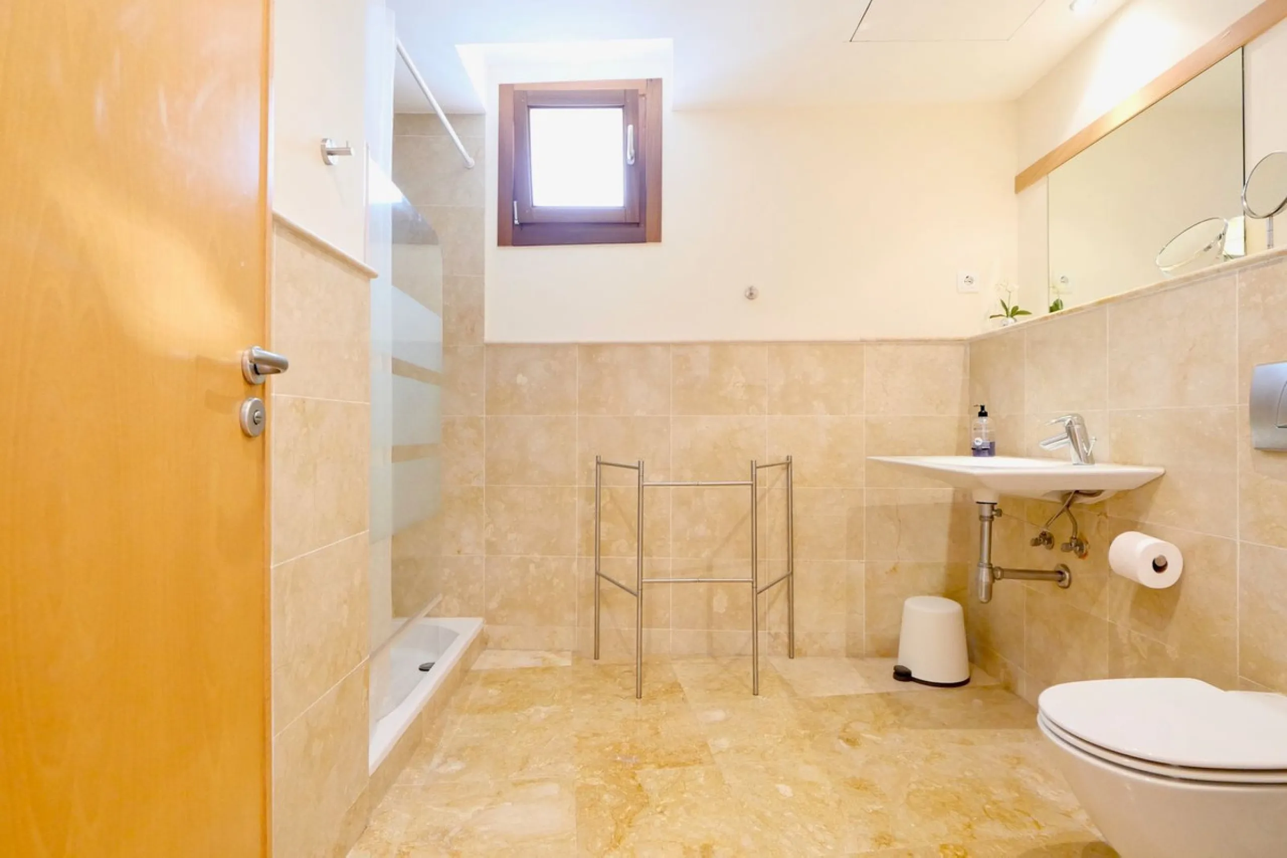 Apartment - Penthouse в продаже в Marbella, Málaga. В доме 3 спален и 3 ванных комнат. Площадь дома 186 м². Площадь участка 43 м²