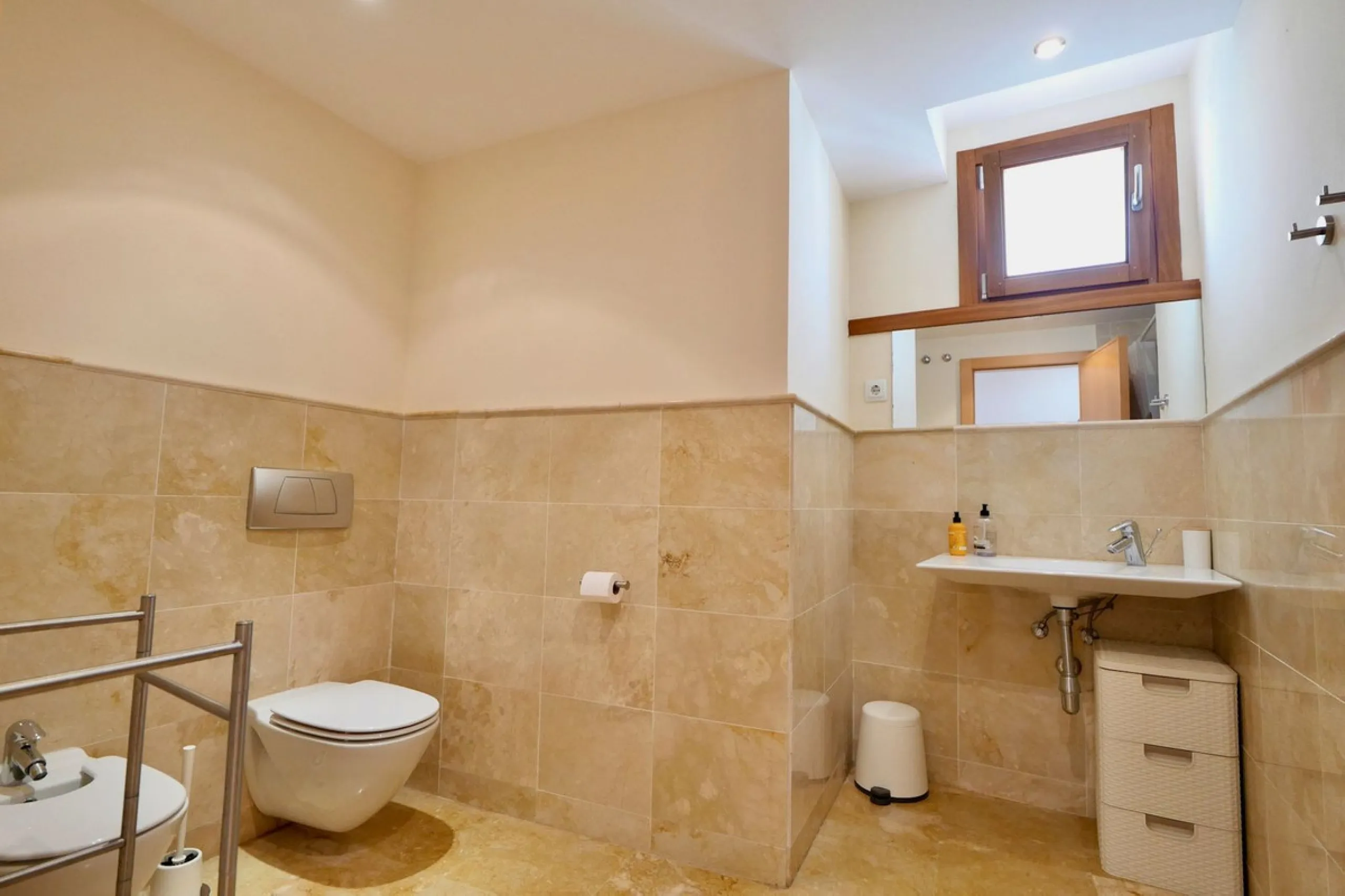 Apartment - Penthouse в продаже в Marbella, Málaga. В доме 3 спален и 3 ванных комнат. Площадь дома 186 м². Площадь участка 43 м²