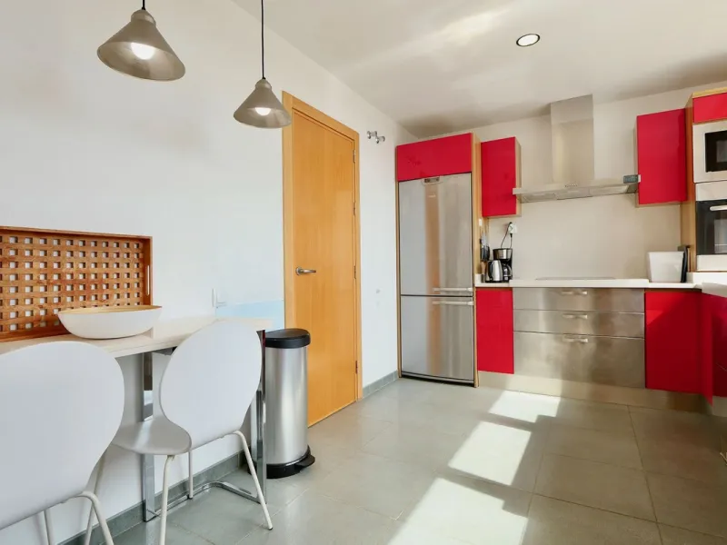 Apartment - Penthouse в продаже в Marbella, Málaga. В доме 3 спален и 3 ванных комнат. Площадь дома 186 м². Площадь участка 43 м²