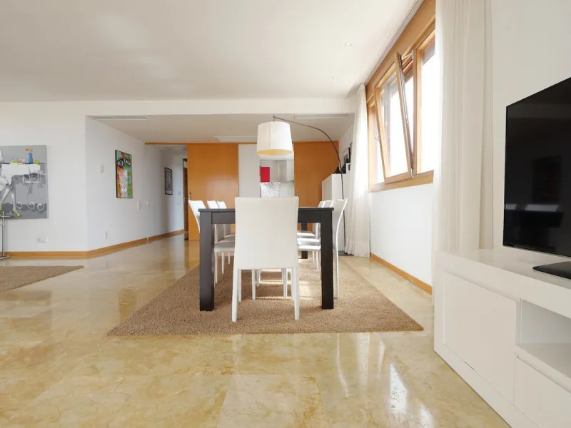 Apartment - Penthouse в продаже в Marbella, Málaga. В доме 3 спален и 3 ванных комнат. Площадь дома 186 м². Площадь участка 43 м²