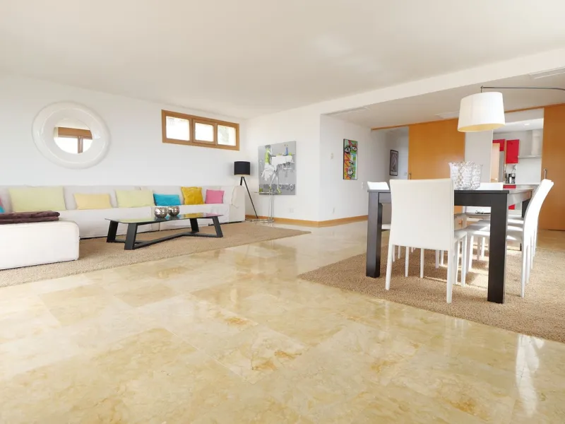 Apartment - Penthouse в продаже в Marbella, Málaga. В доме 3 спален и 3 ванных комнат. Площадь дома 186 м². Площадь участка 43 м²