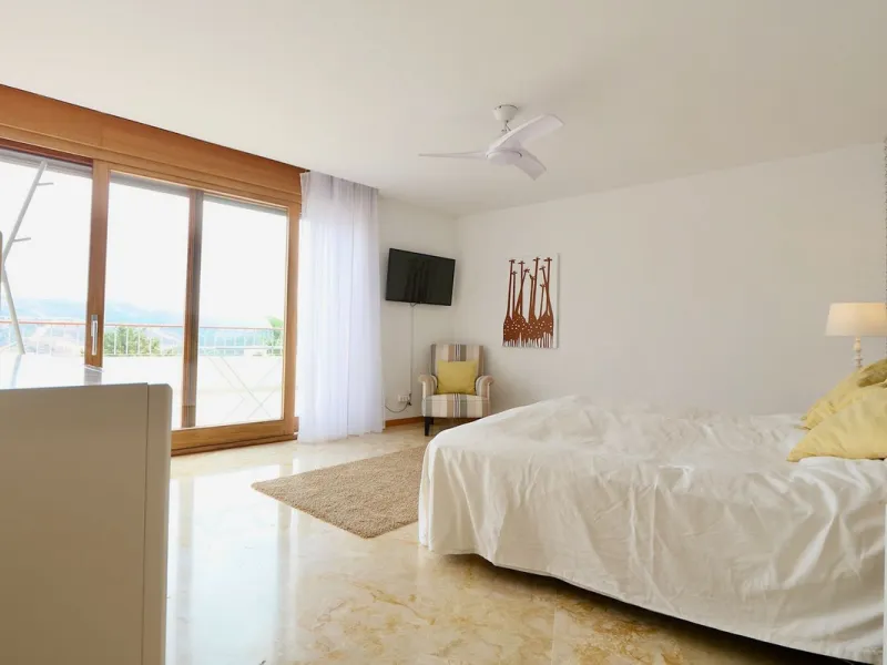 Apartment - Penthouse в продаже в Marbella, Málaga. В доме 3 спален и 3 ванных комнат. Площадь дома 186 м². Площадь участка 43 м²