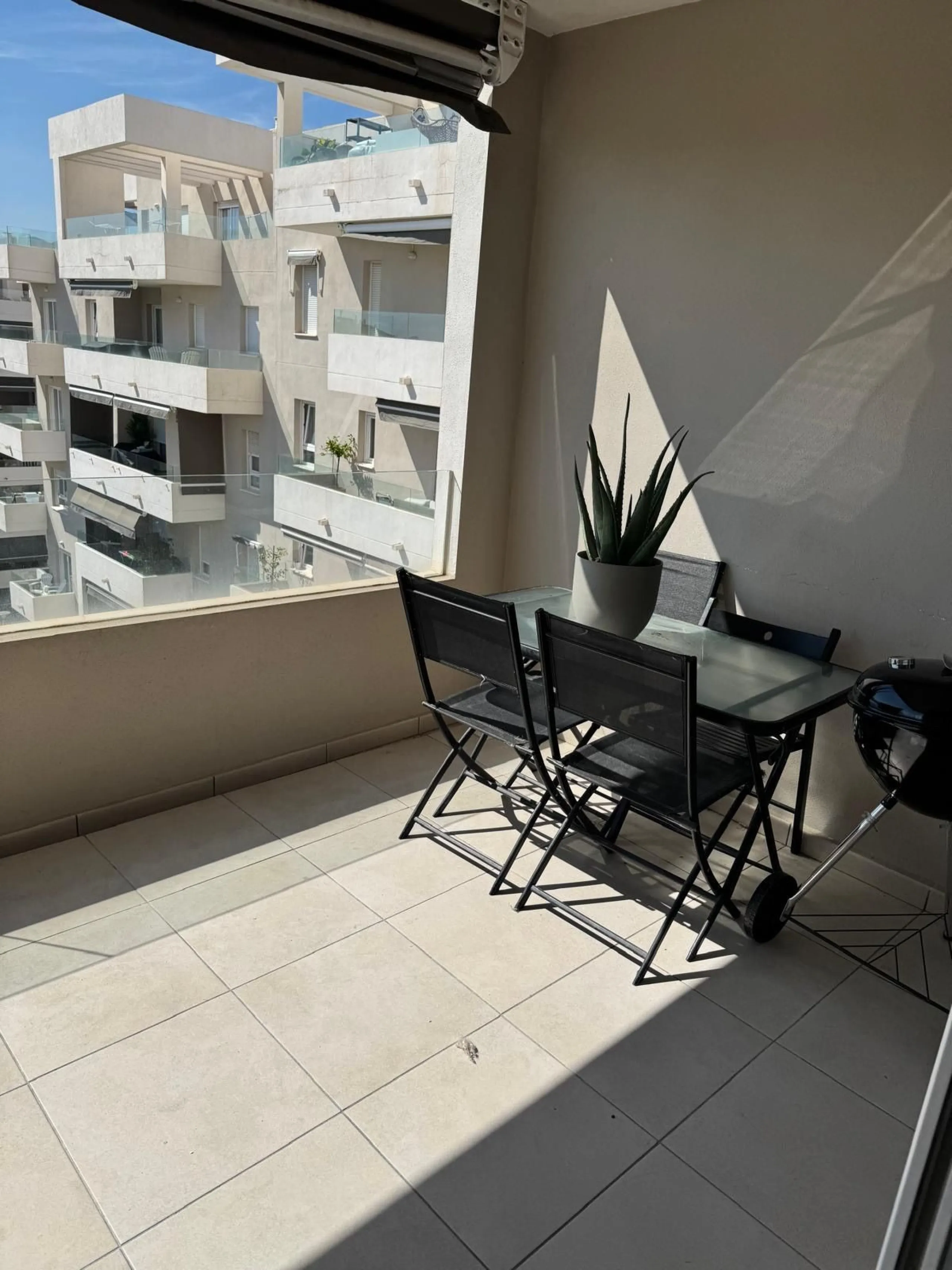 Beautiful apartment For Sale in Albatros! with amazing sea views!