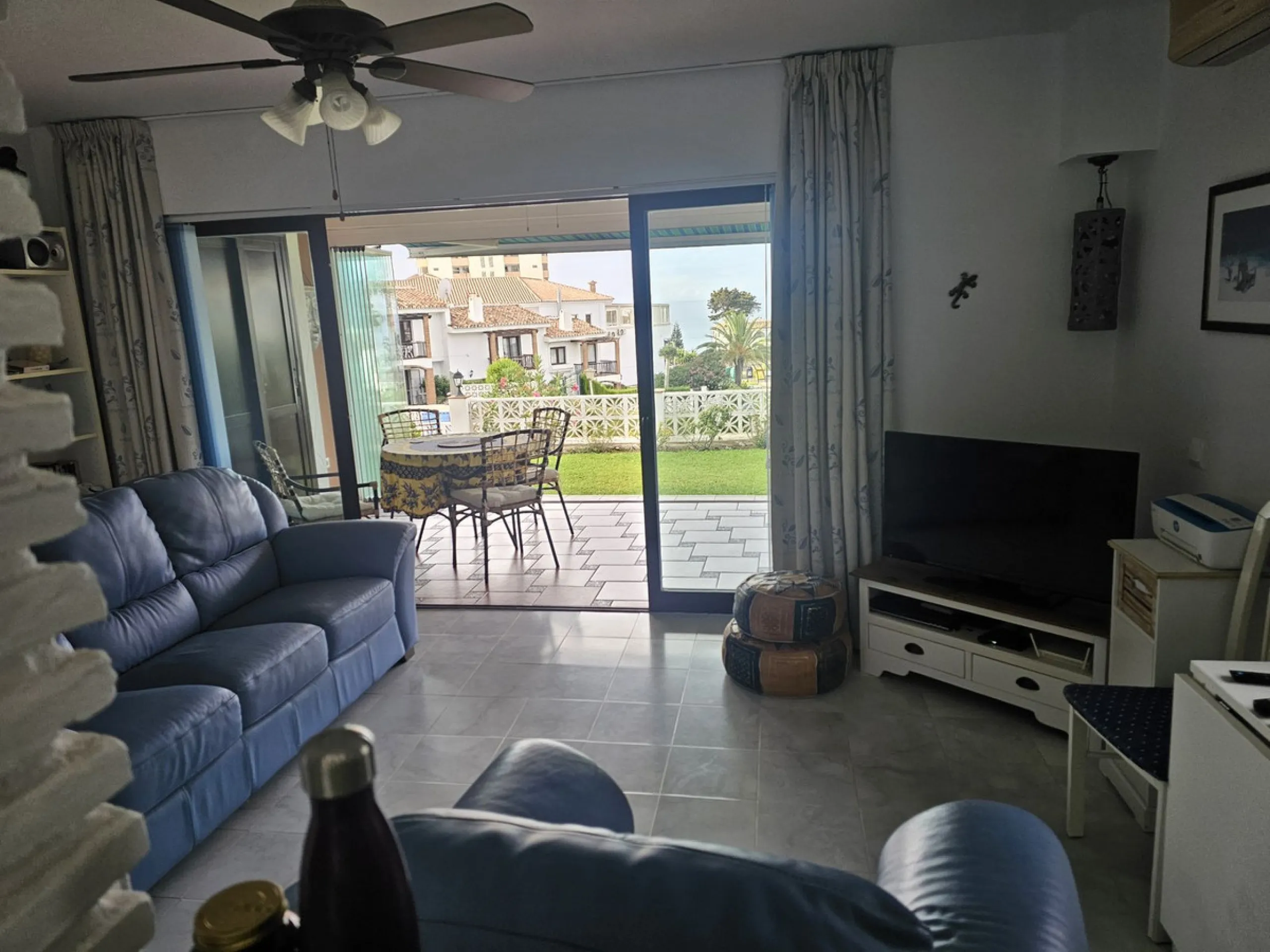 Ground floor garden apartment. Located on Calle Sirius in Riviera (lower part).
