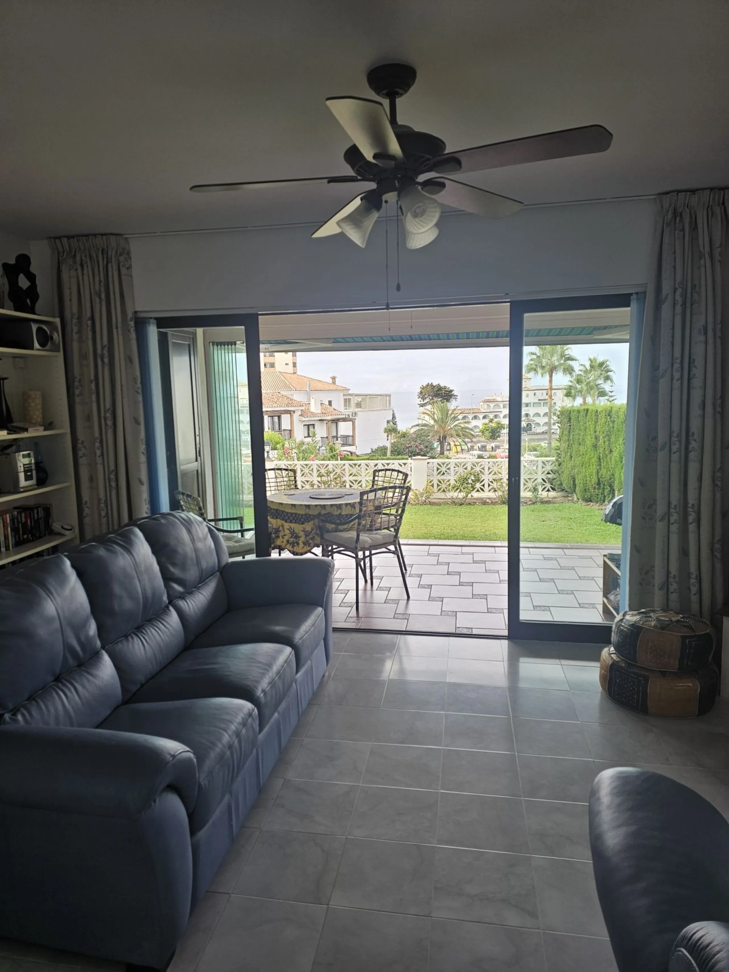 Ground floor garden apartment. Located on Calle Sirius in Riviera (lower part).