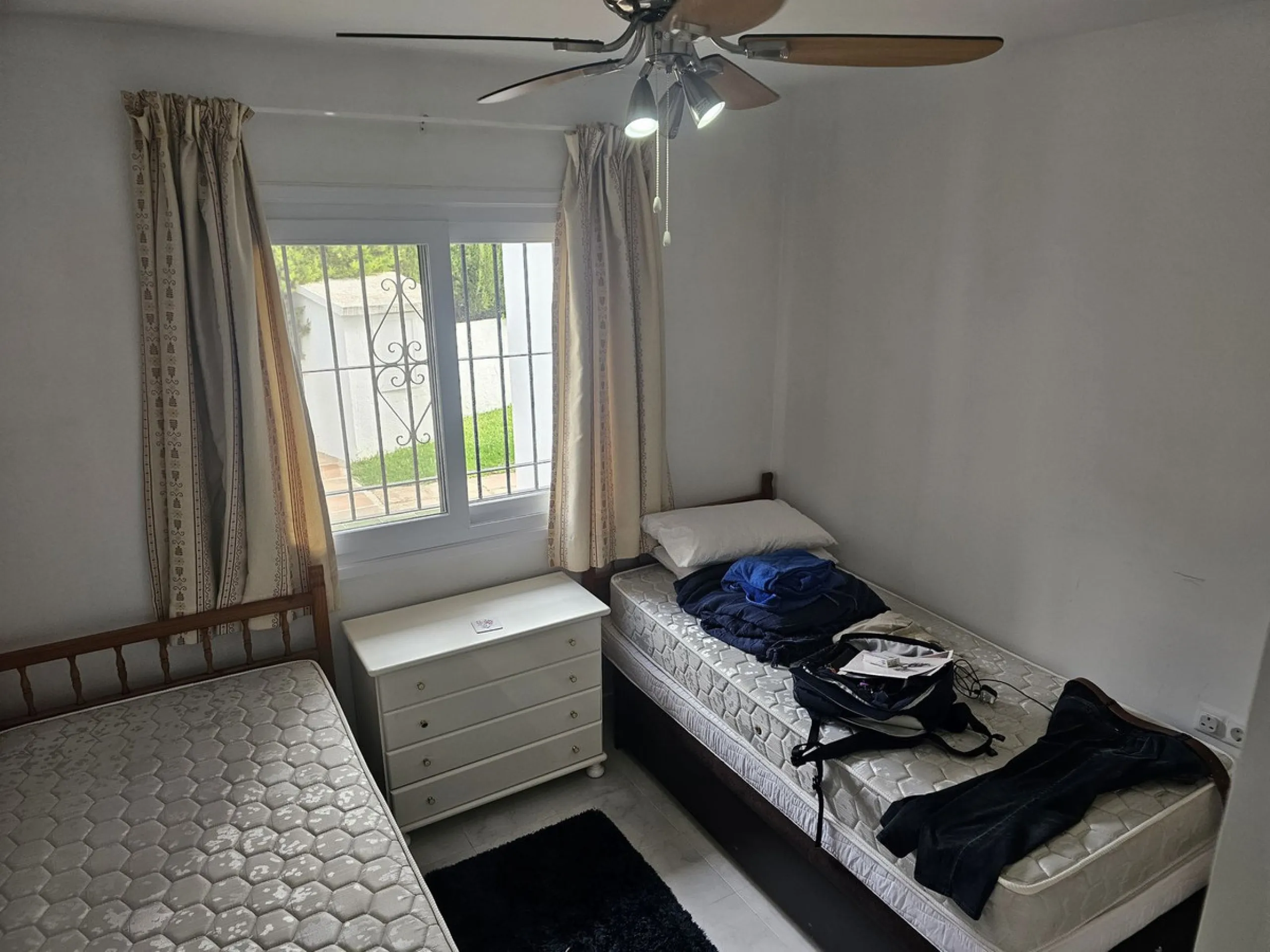 Ground floor garden apartment. Located on Calle Sirius in Riviera (lower part).