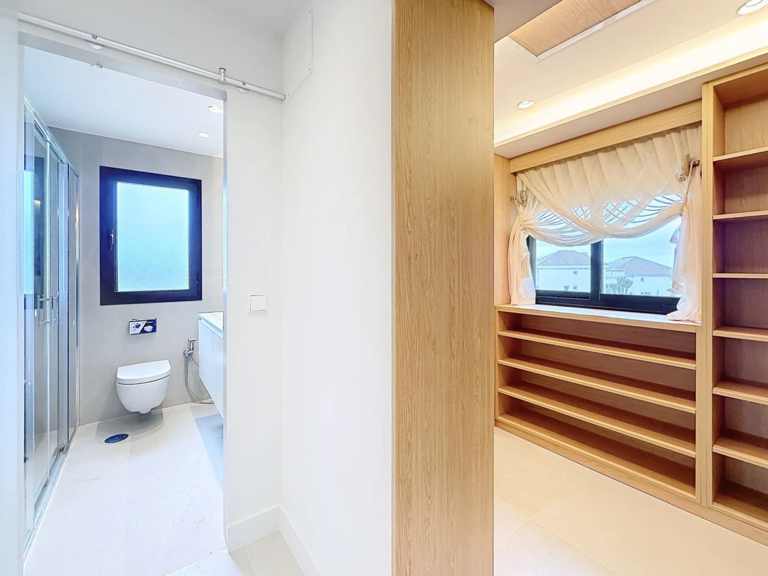 Imagine waking up each morning to soft Mediterranean light streaming through the windows, the calm of a beautifully maintained community, and the sea breeze accompanying your first coffee of the day. All of this from a spacious glass-enclosed terrace with