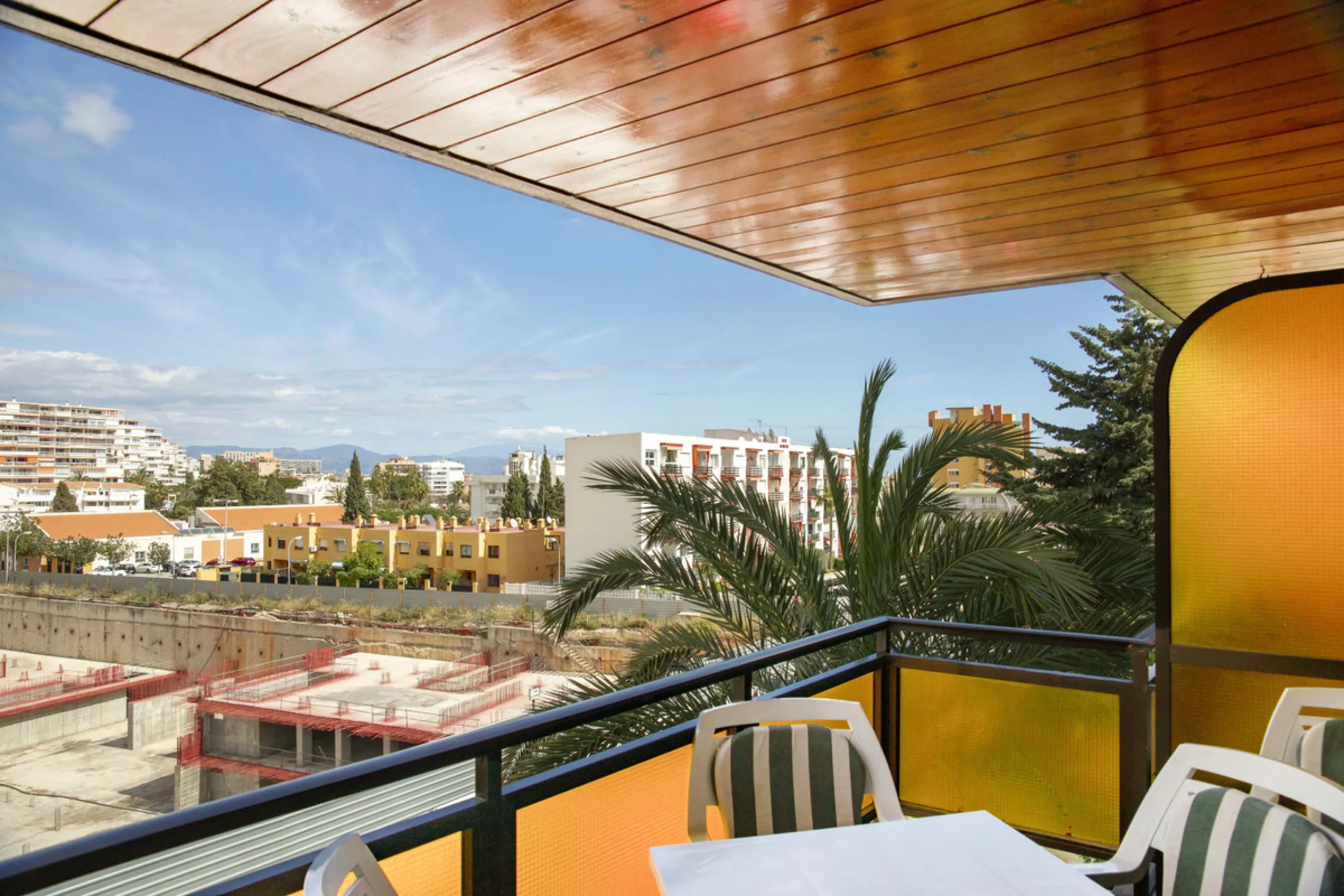 Bright One-Bed Apartment with Terrace in Edificio Libra, Montemar/La Carihuela