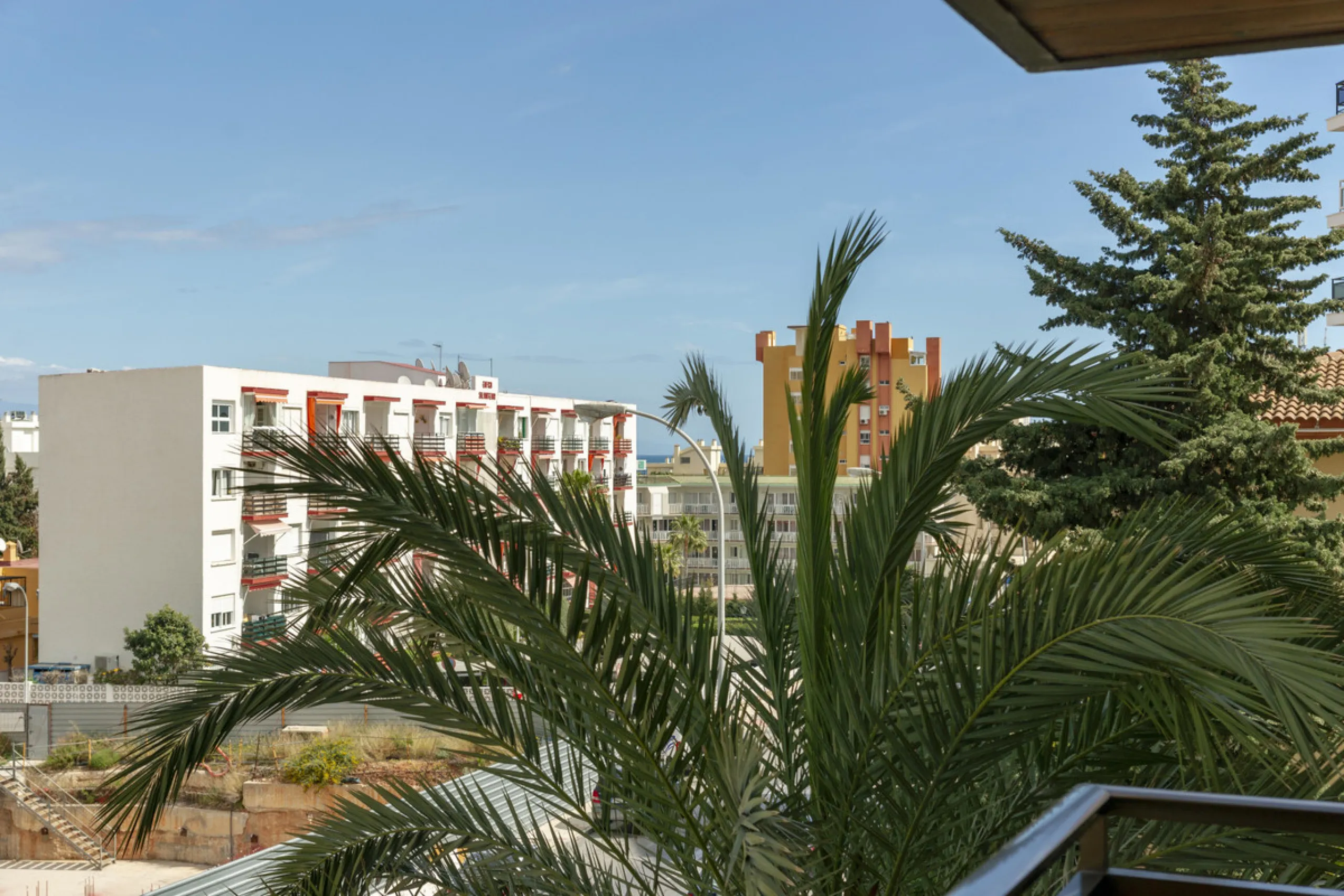 Bright One-Bed Apartment with Terrace in Edificio Libra, Montemar/La Carihuela