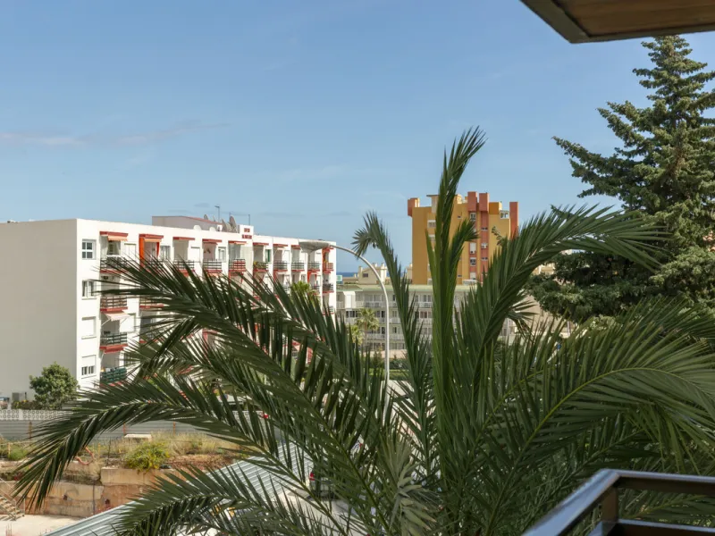 Bright One-Bed Apartment with Terrace in Edificio Libra, Montemar/La Carihuela