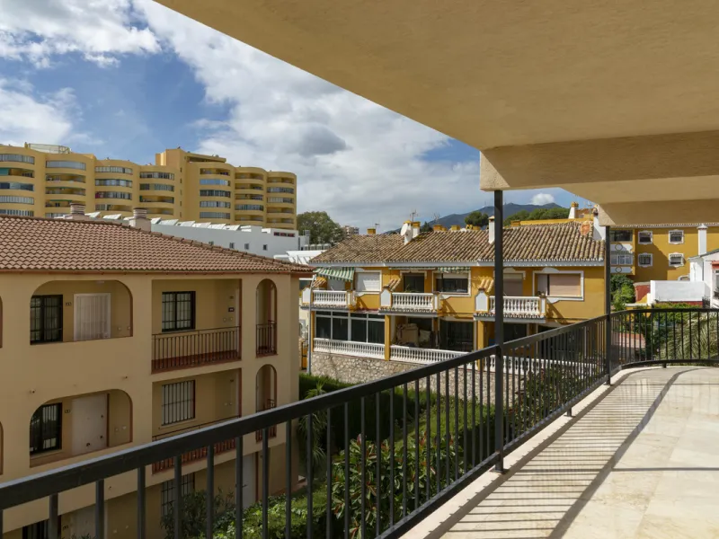 Bright One-Bed Apartment with Terrace in Edificio Libra, Montemar/La Carihuela