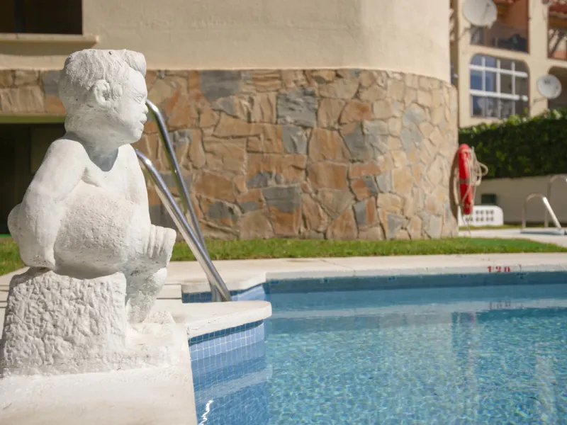 Bright One-Bed Apartment with Terrace in Edificio Libra, Montemar/La Carihuela