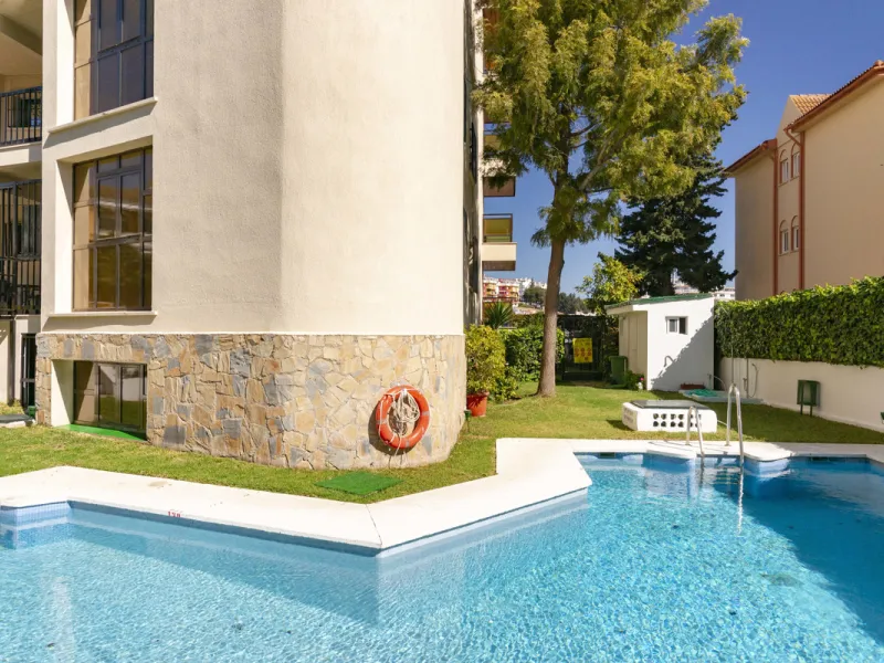 Bright One-Bed Apartment with Terrace in Edificio Libra, Montemar/La Carihuela