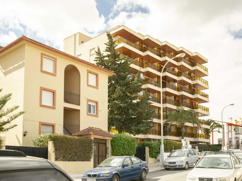 Bright One-Bed Apartment with Terrace in Edificio Libra, Montemar/La Carihuela