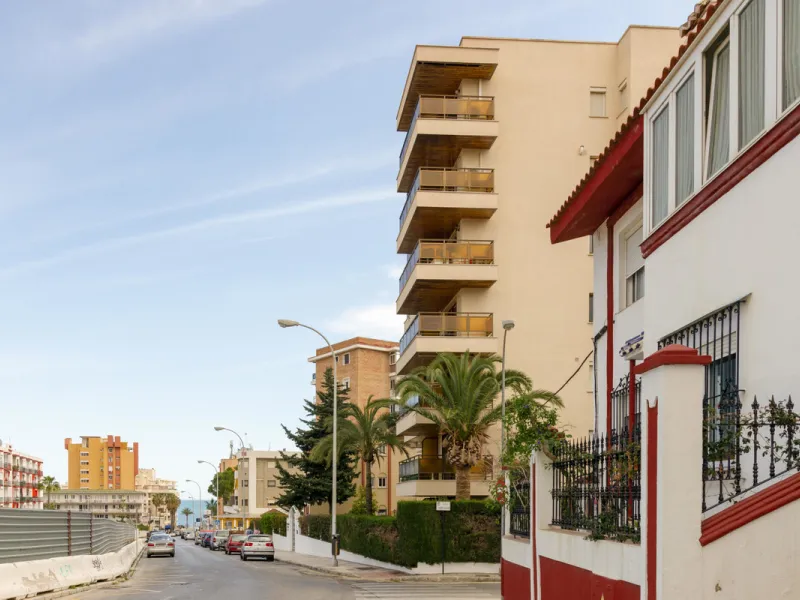 Bright One-Bed Apartment with Terrace in Edificio Libra, Montemar/La Carihuela