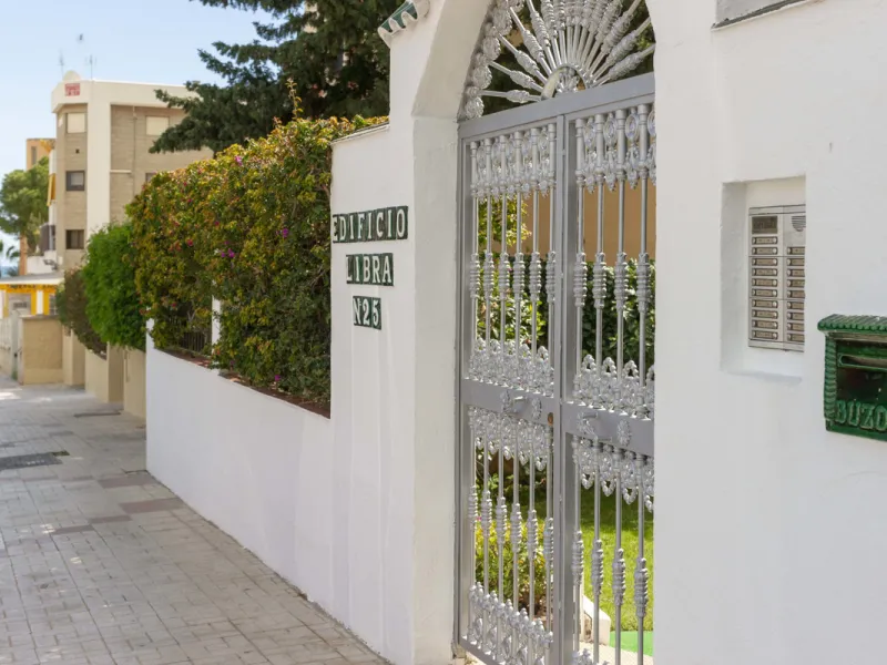 Bright One-Bed Apartment with Terrace in Edificio Libra, Montemar/La Carihuela