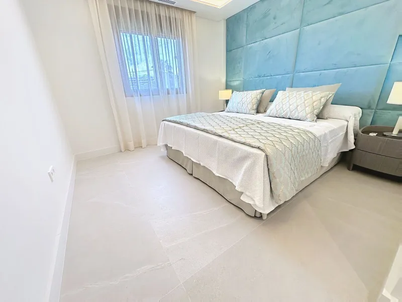 Imagine waking up each morning to soft Mediterranean light streaming through the windows, the calm of a beautifully maintained community, and the sea breeze accompanying your first coffee of the day. All of this from a spacious glass-enclosed terrace with