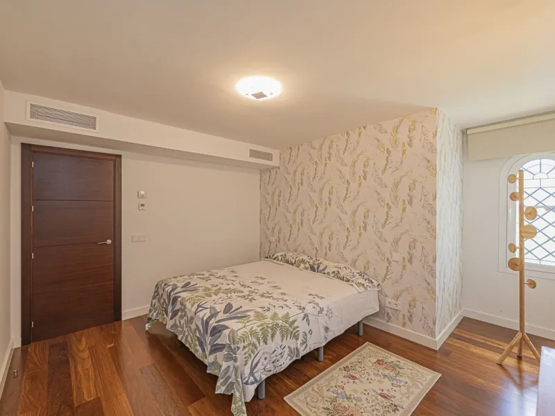 VILLA WITH LARGE PLOT NEXT TO EL PARAÍSO GOLF