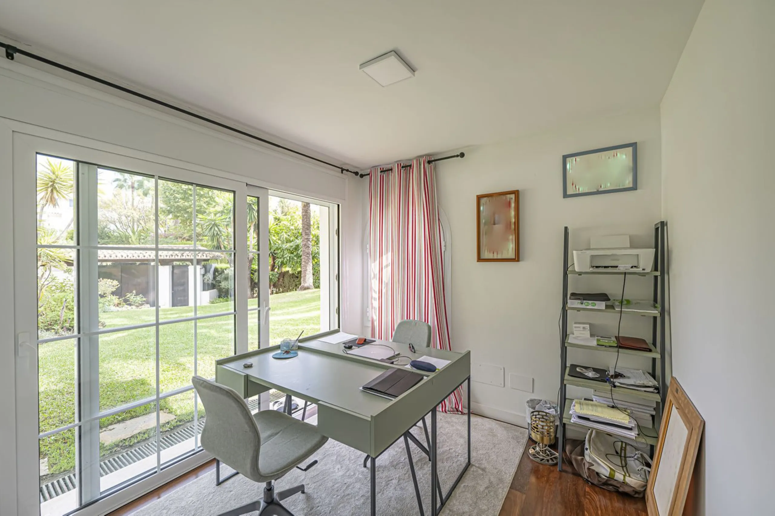 VILLA WITH LARGE PLOT NEXT TO EL PARAÍSO GOLF