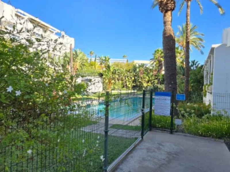 Apartment - Middle Floor Apartment в продаже в Mijas, Málaga. В доме 1 спален и 1 ванных комнат. Площадь дома 120 м²