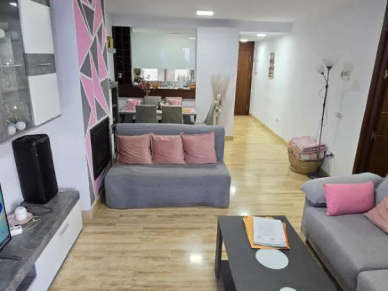 Apartment - Middle Floor Apartment в продаже в Mijas, Málaga. В доме 1 спален и 1 ванных комнат. Площадь дома 120 м²