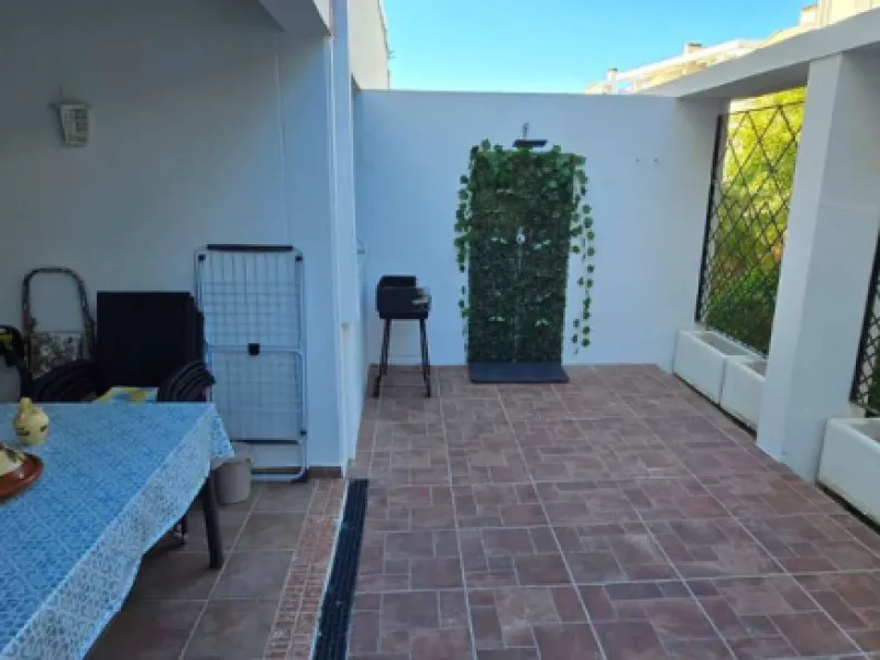Apartment - Middle Floor Apartment в продаже в Mijas, Málaga. В доме 1 спален и 1 ванных комнат. Площадь дома 120 м²