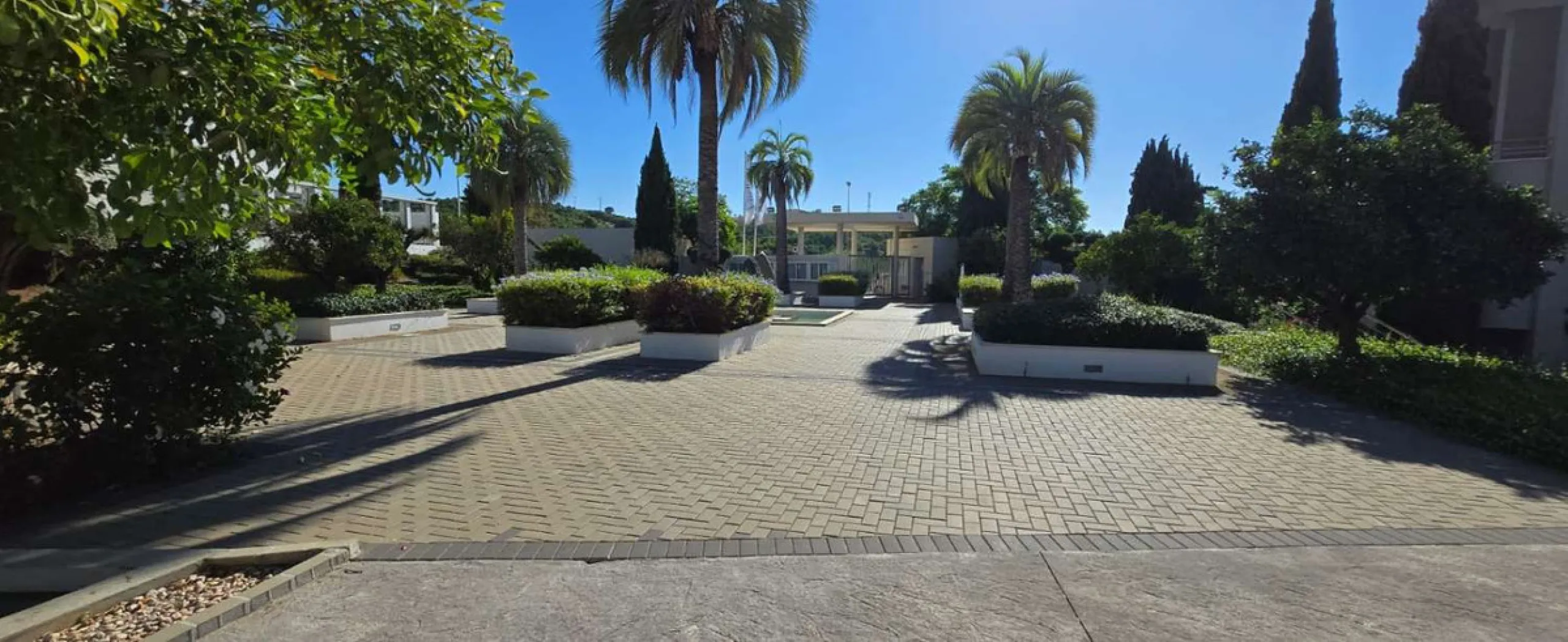 Apartment - Middle Floor Apartment в продаже в Mijas, Málaga. В доме 1 спален и 1 ванных комнат. Площадь дома 120 м²