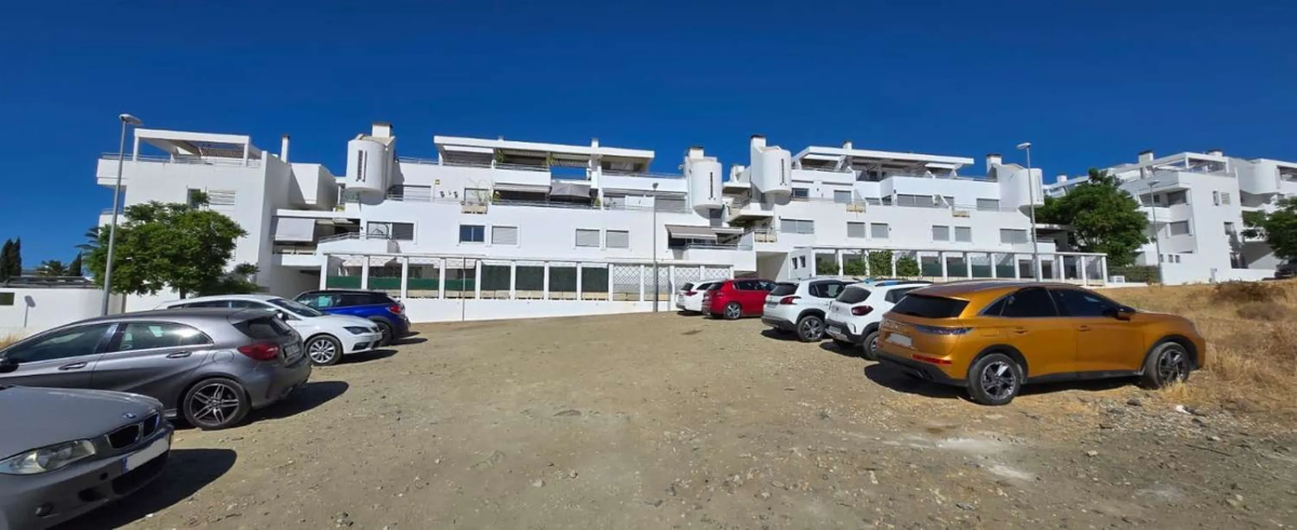 Apartment - Middle Floor Apartment в продаже в Mijas, Málaga. В доме 1 спален и 1 ванных комнат. Площадь дома 120 м²