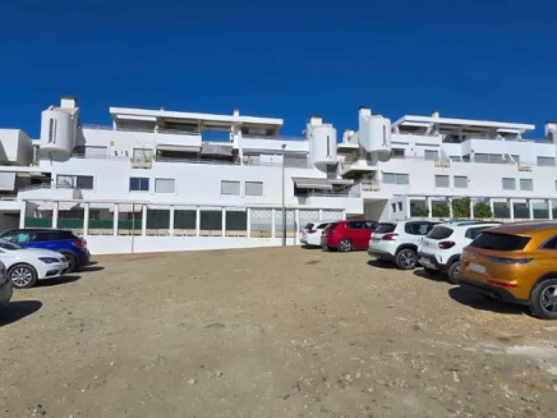Apartment - Middle Floor Apartment в продаже в Mijas, Málaga. В доме 1 спален и 1 ванных комнат. Площадь дома 120 м²