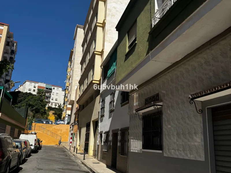 Commercial - Apartment Complex в продаже в Málaga, Málaga. Площадь дома 1230 м²