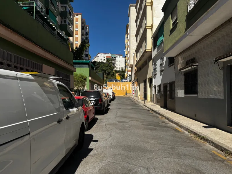 Commercial - Apartment Complex в продаже в Málaga, Málaga. Площадь дома 1230 м²