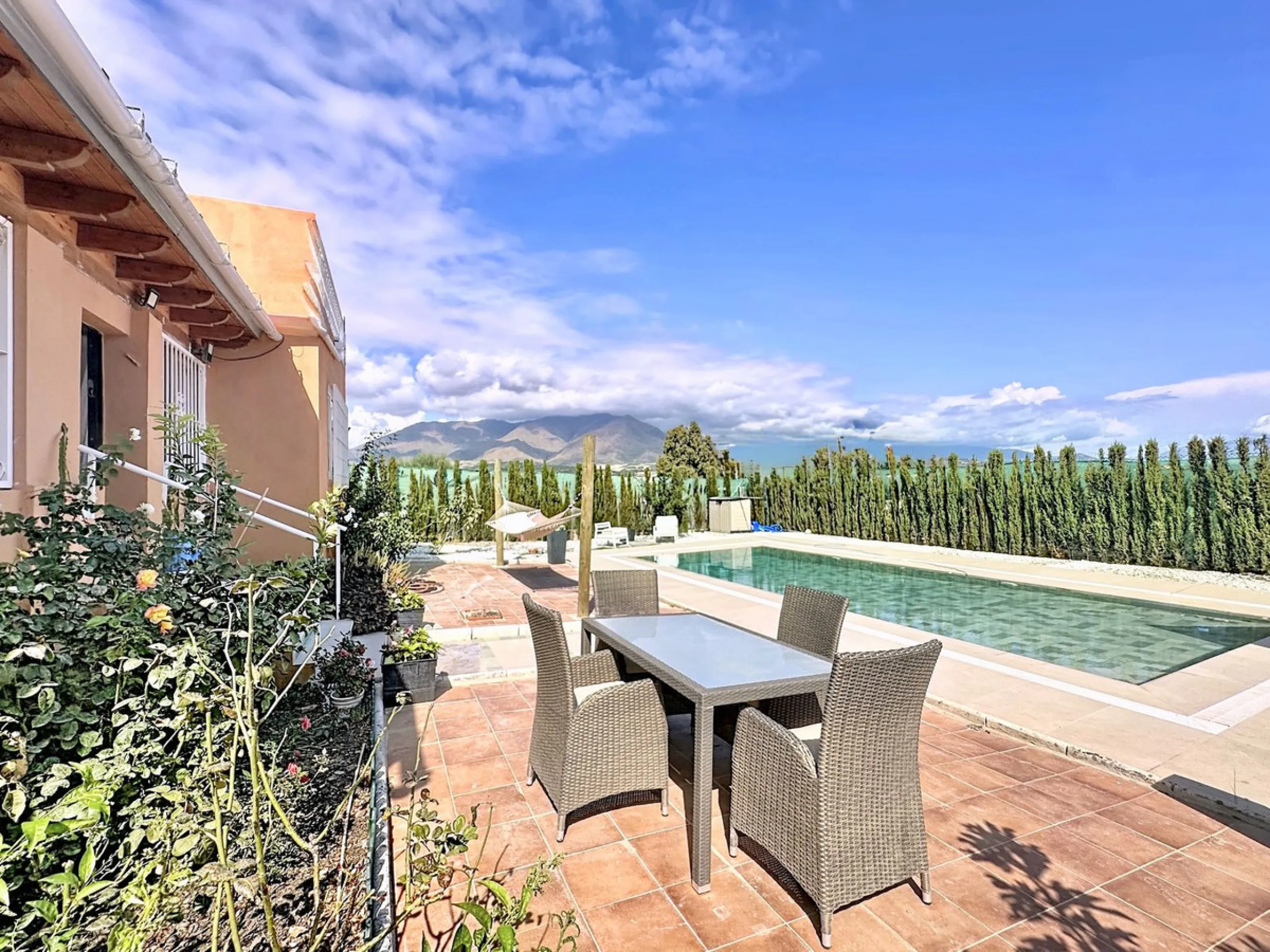 Exclusive Villa in Buenas Noches, Estepona – Prime Location between Gibraltar and Marbella