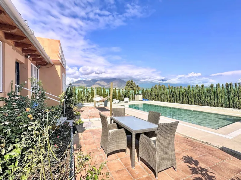 Exclusive Villa in Buenas Noches, Estepona – Prime Location between Gibraltar and Marbella