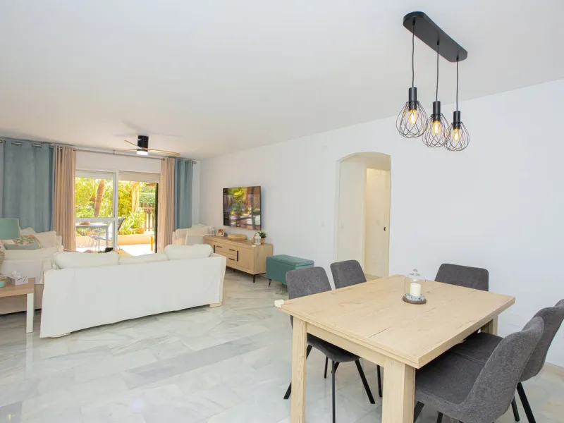Apartment - Ground Floor Apartment в продаже в Marbella, Málaga. В доме 2 спален и 2 ванных комнат. Площадь дома 123 м²