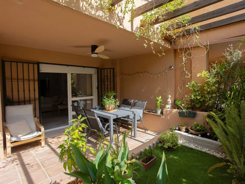 Apartment - Ground Floor Apartment в продаже в Marbella, Málaga. В доме 2 спален и 2 ванных комнат. Площадь дома 123 м²