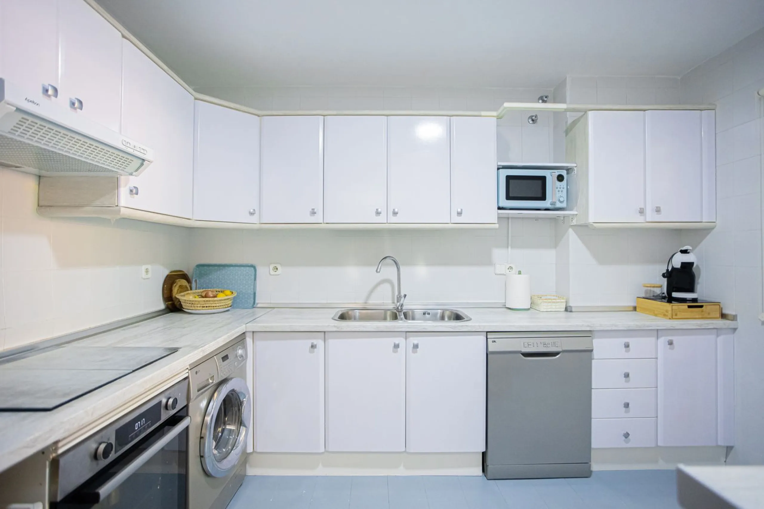 Apartment - Ground Floor Apartment в продаже в Marbella, Málaga. В доме 2 спален и 2 ванных комнат. Площадь дома 123 м²