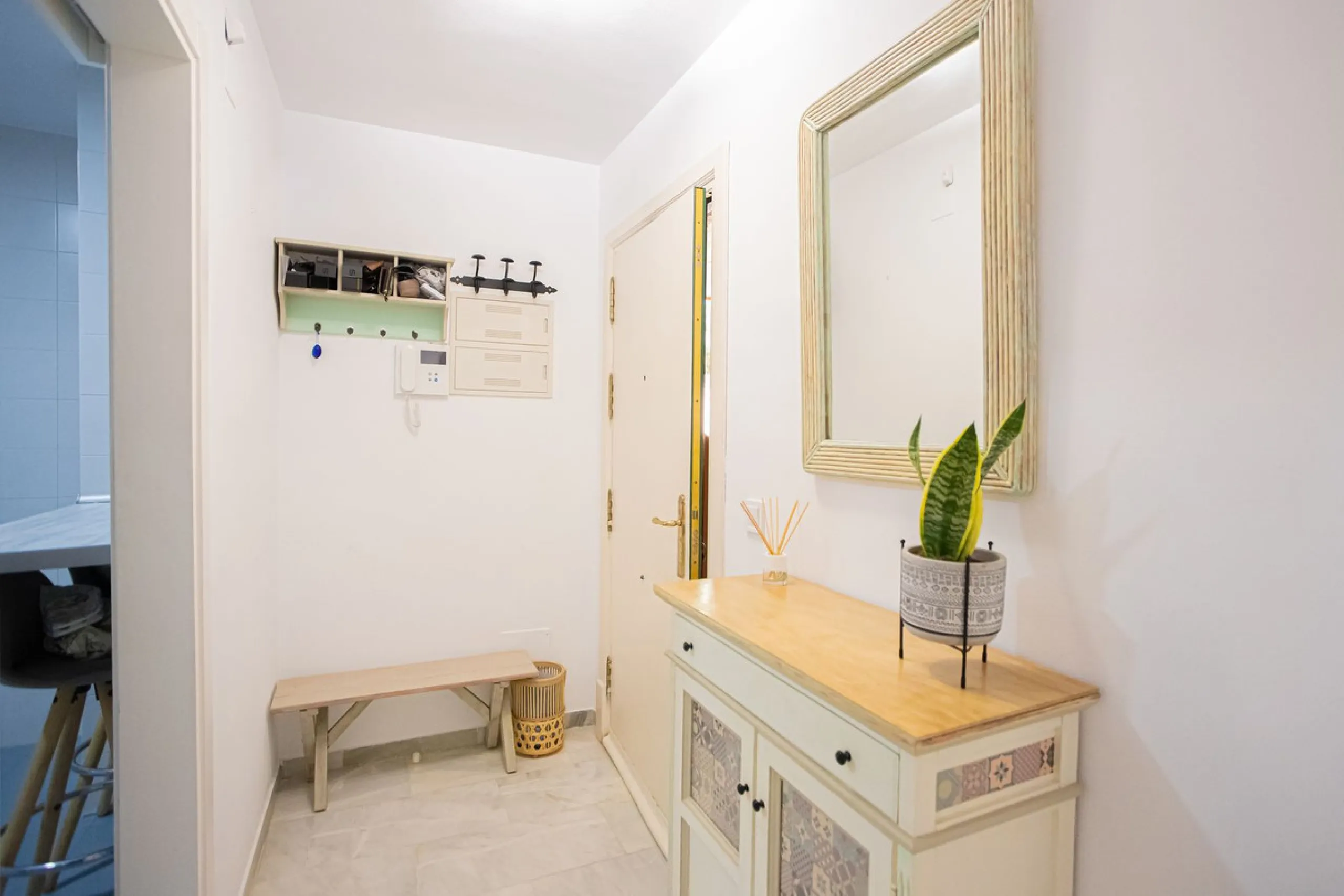 Apartment - Ground Floor Apartment в продаже в Marbella, Málaga. В доме 2 спален и 2 ванных комнат. Площадь дома 123 м²