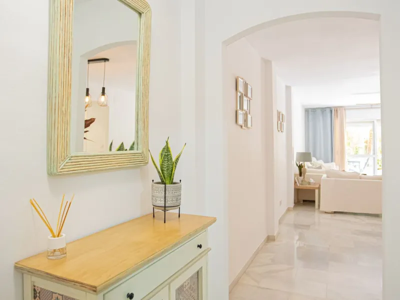 Apartment - Ground Floor Apartment в продаже в Marbella, Málaga. В доме 2 спален и 2 ванных комнат. Площадь дома 123 м²