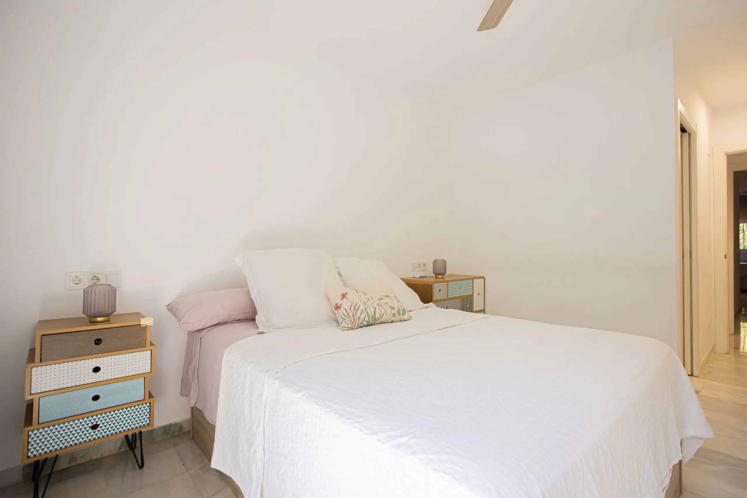 Apartment - Ground Floor Apartment в продаже в Marbella, Málaga. В доме 2 спален и 2 ванных комнат. Площадь дома 123 м²