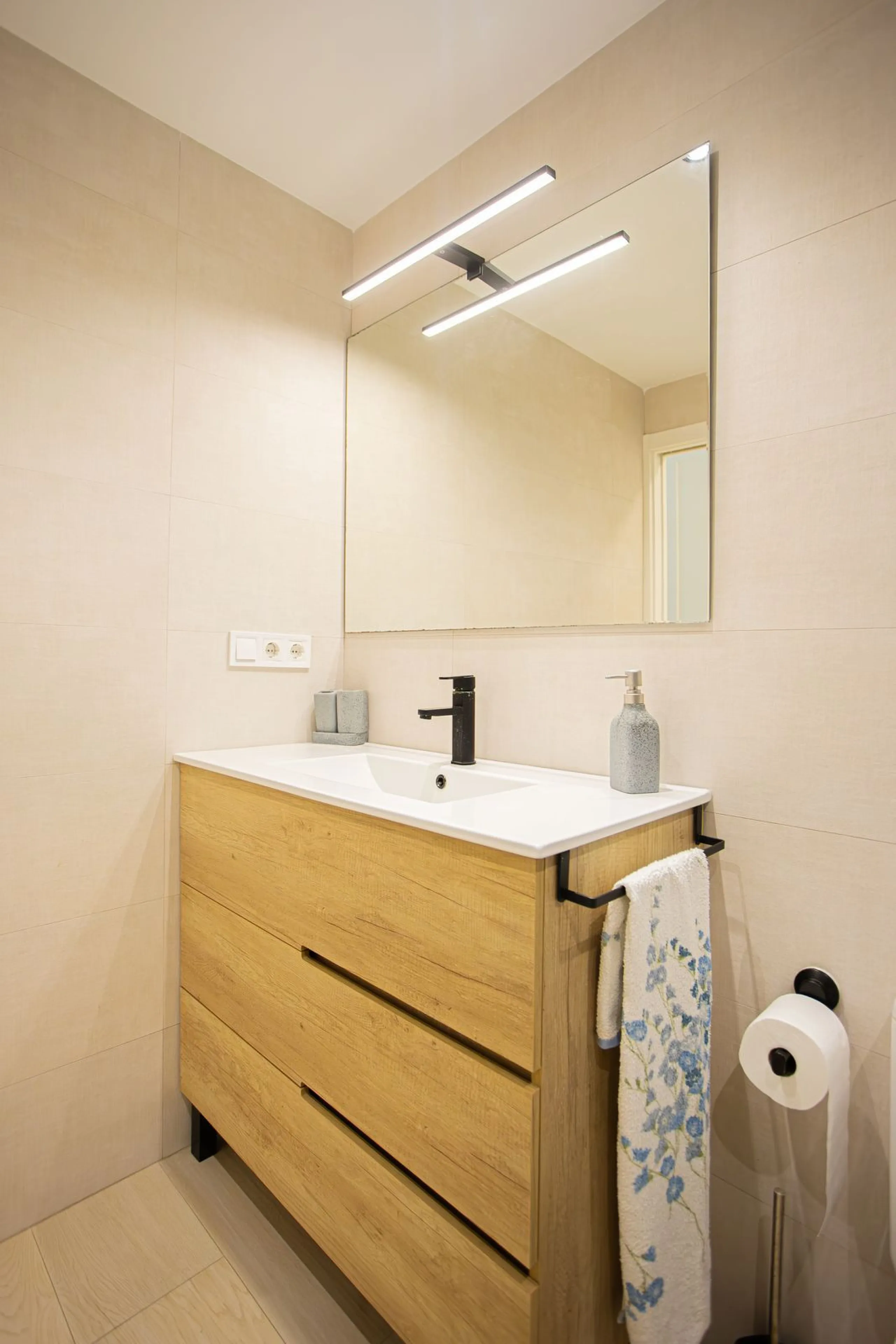 Apartment - Ground Floor Apartment в продаже в Marbella, Málaga. В доме 2 спален и 2 ванных комнат. Площадь дома 123 м²