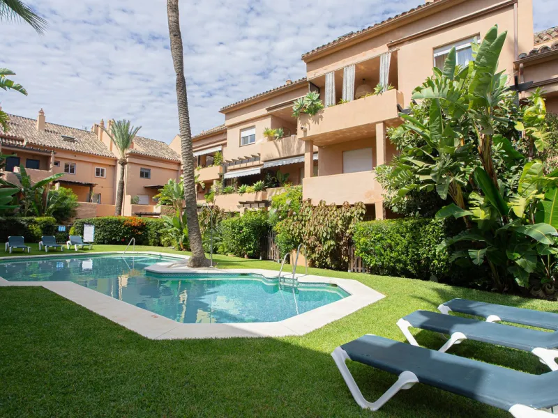 Apartment - Ground Floor Apartment в продаже в Marbella, Málaga. В доме 2 спален и 2 ванных комнат. Площадь дома 123 м²