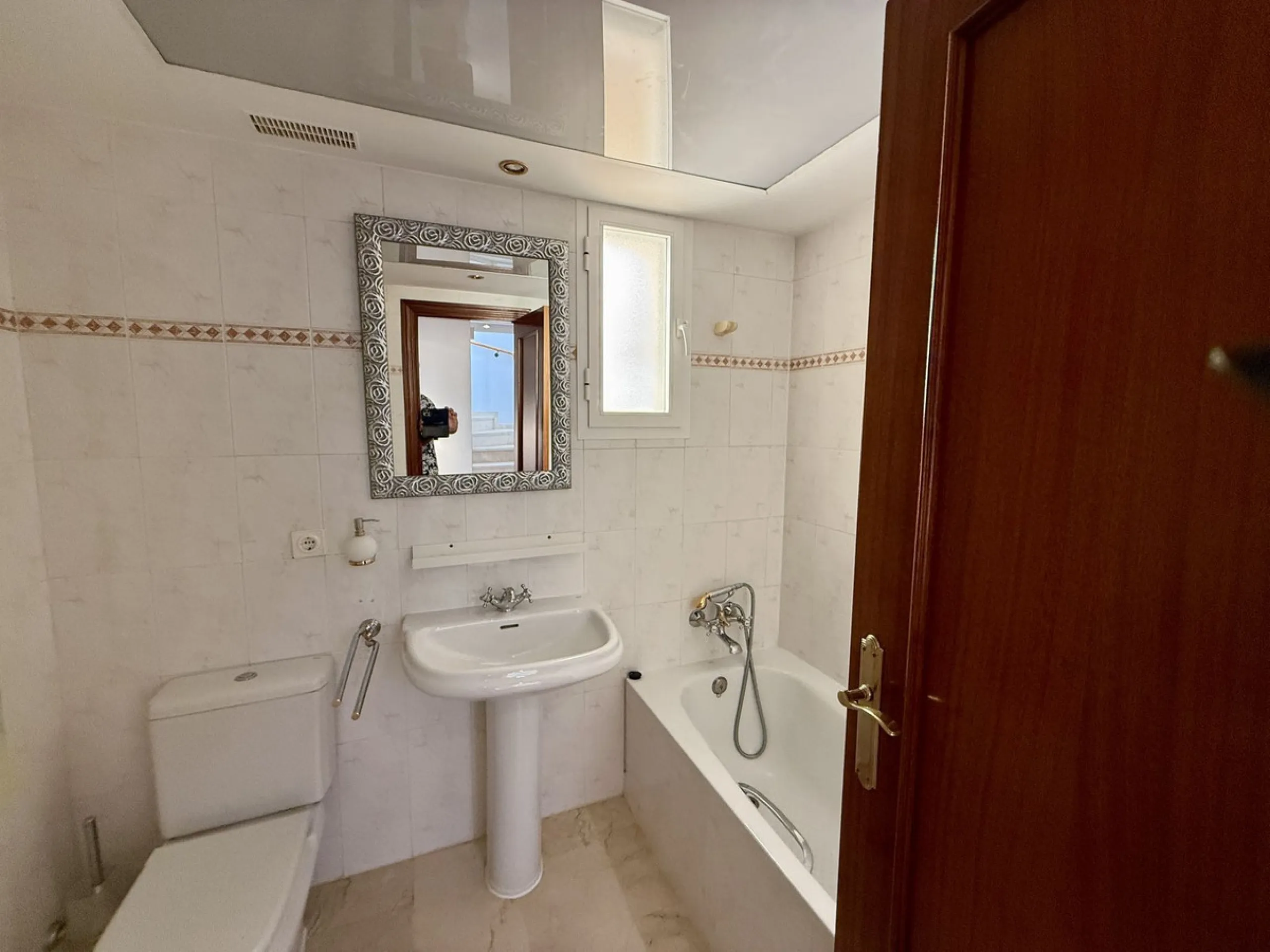 2 Homes in 1 – Semi-Detached House with Panoramic Sea Views in Costabella, East Marbella