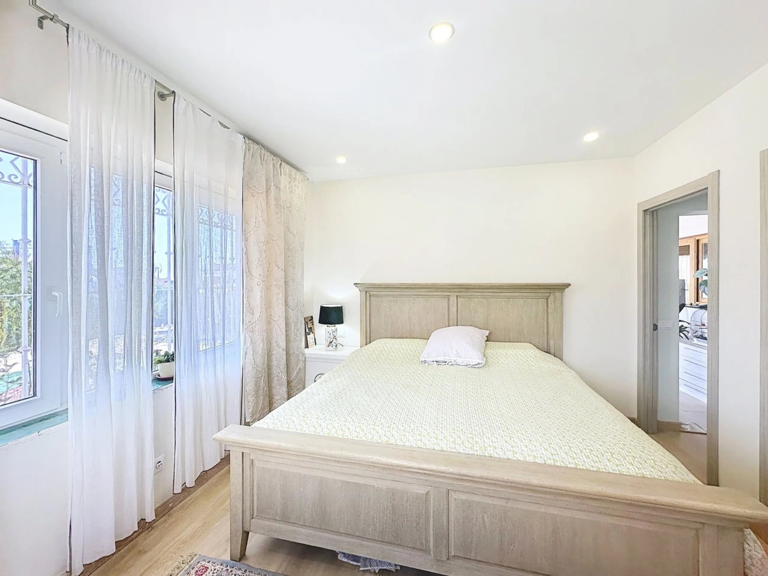 Exclusive Villa in Buenas Noches, Estepona – Prime Location between Gibraltar and Marbella
