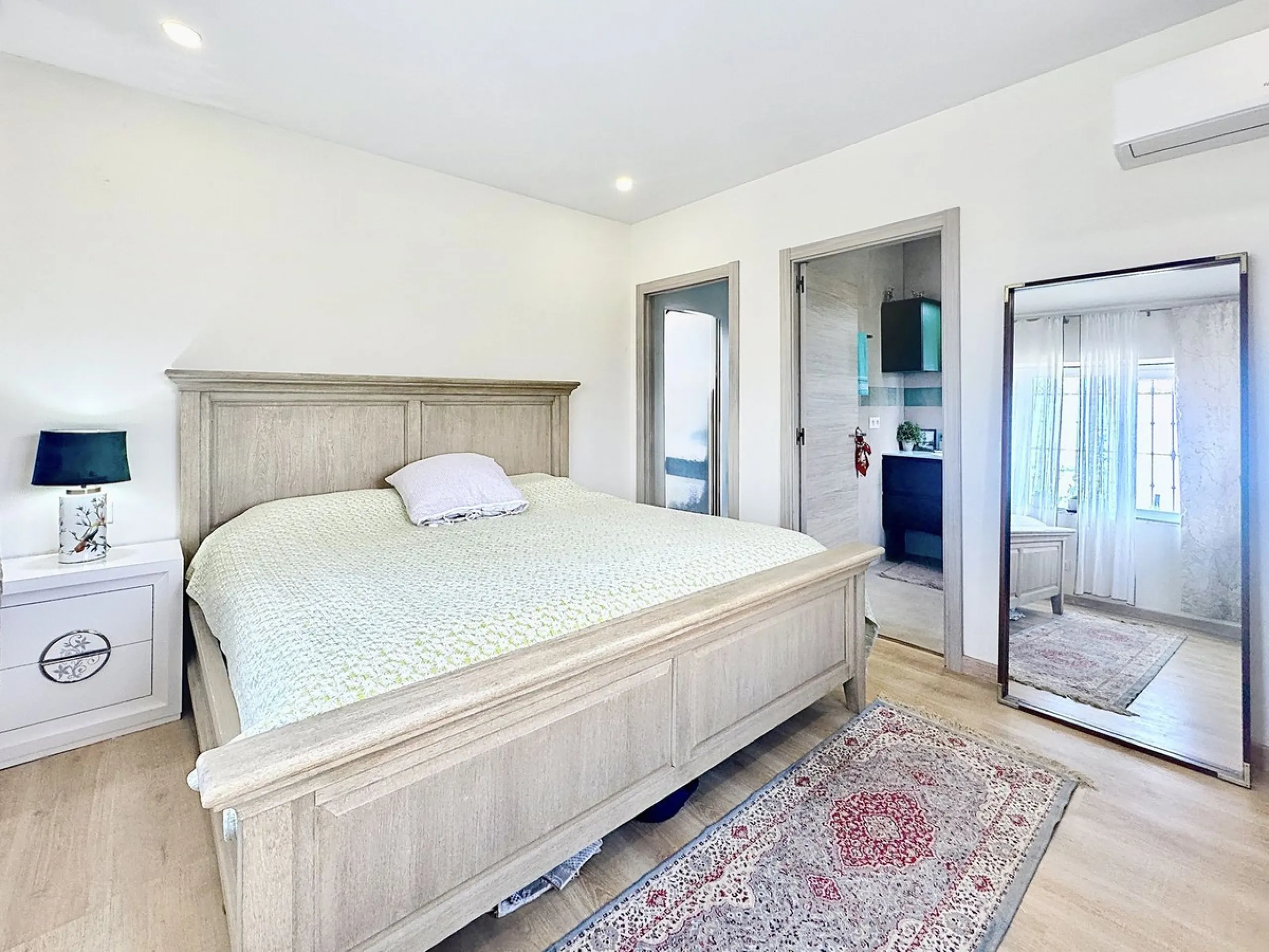 Exclusive Villa in Buenas Noches, Estepona – Prime Location between Gibraltar and Marbella